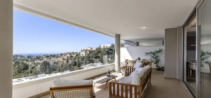 Venta de ático dúplex en Benahavís 2