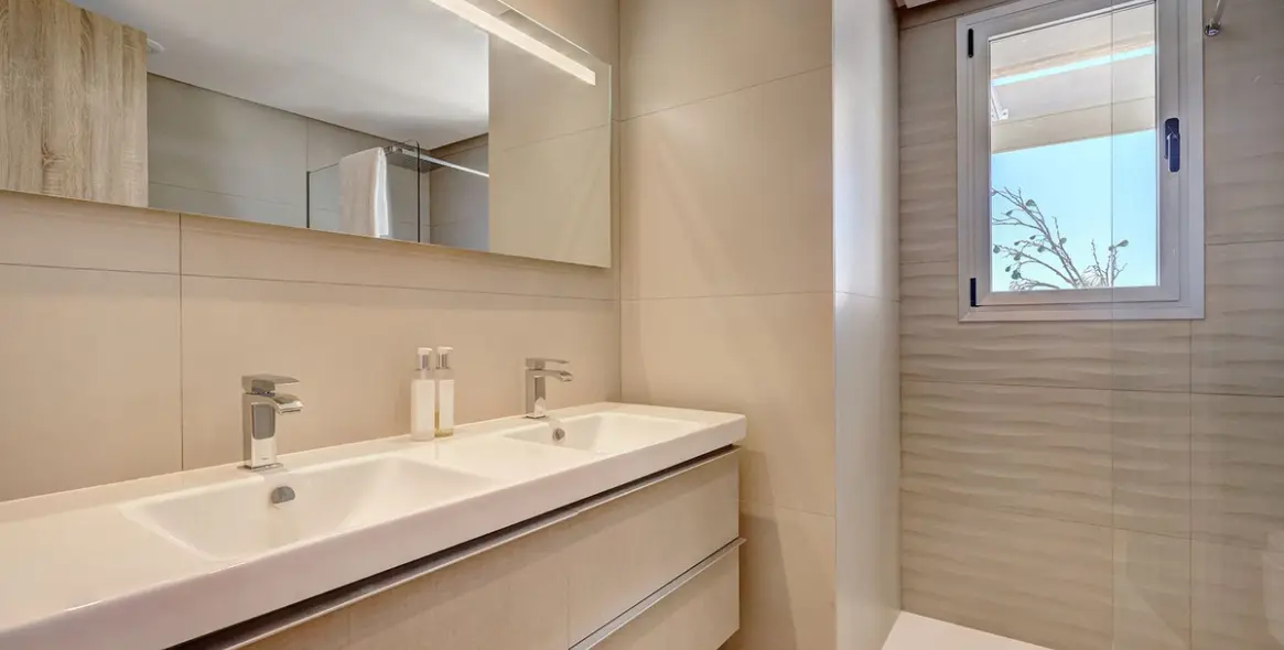 Sale of penthouse duplex in Benahavís 22