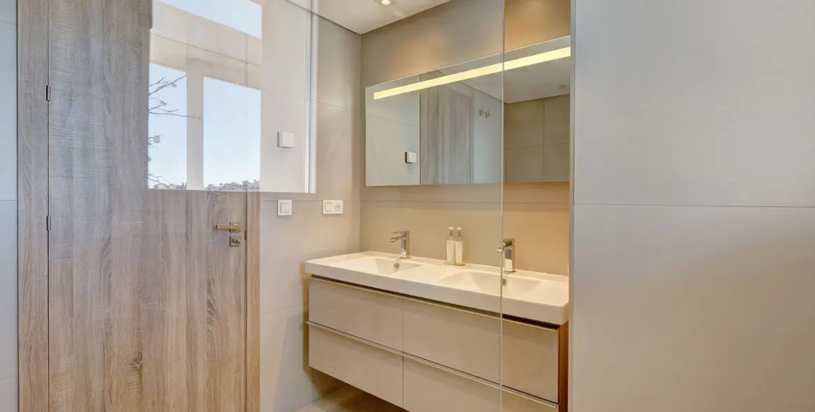 Sale of penthouse duplex in Benahavís 23