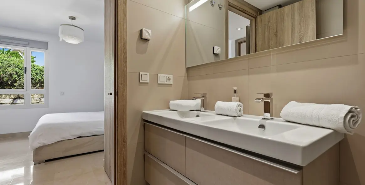 Sale of penthouse duplex in Benahavís 24