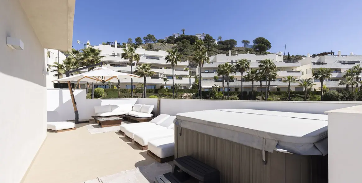 Sale of penthouse duplex in Benahavís 27