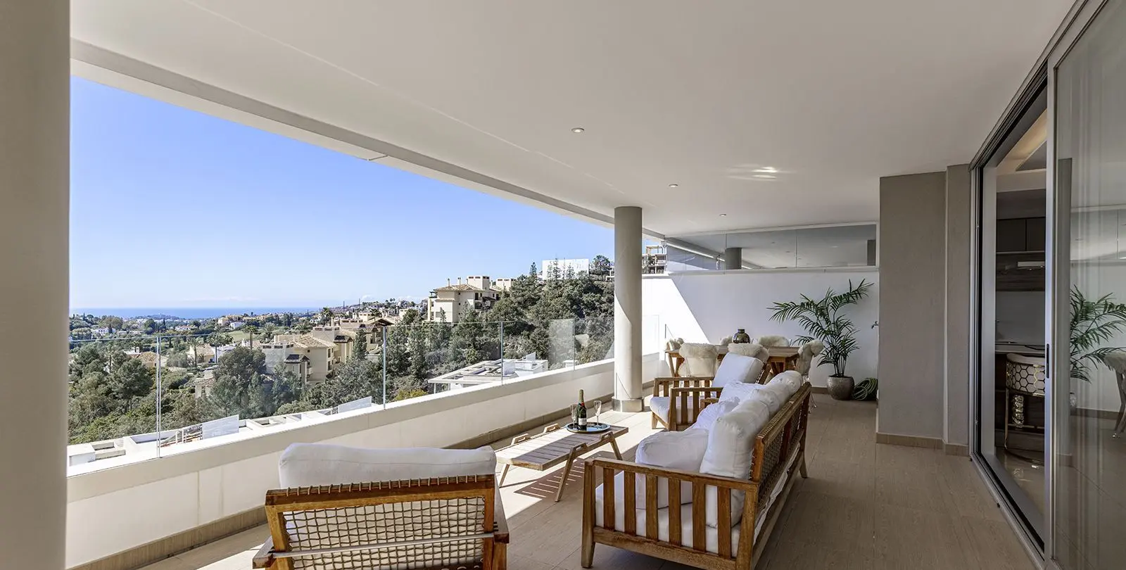 Sale of penthouse duplex in Benahavís 3
