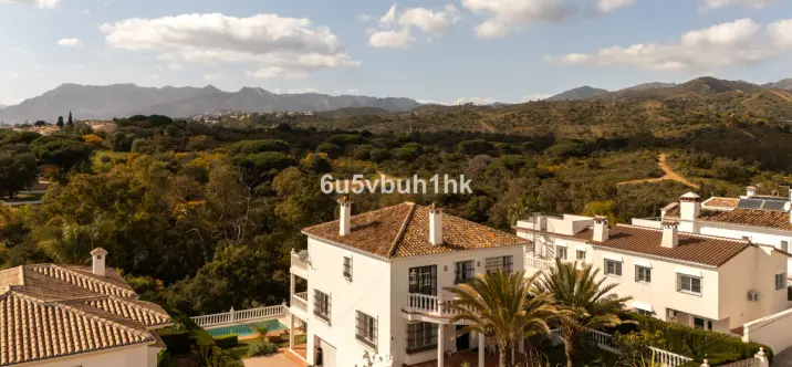 Venta de villa independiente en Elviria 2