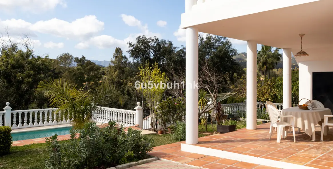 Venta de villa independiente en Elviria 4