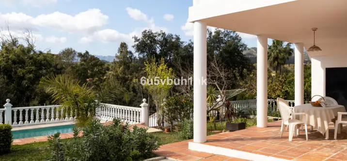 Venta de villa independiente en Elviria 3