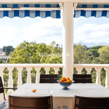 Venta de villa independiente en Elviria