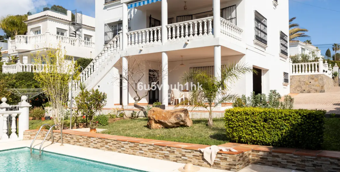 Venta de villa independiente en Elviria 21