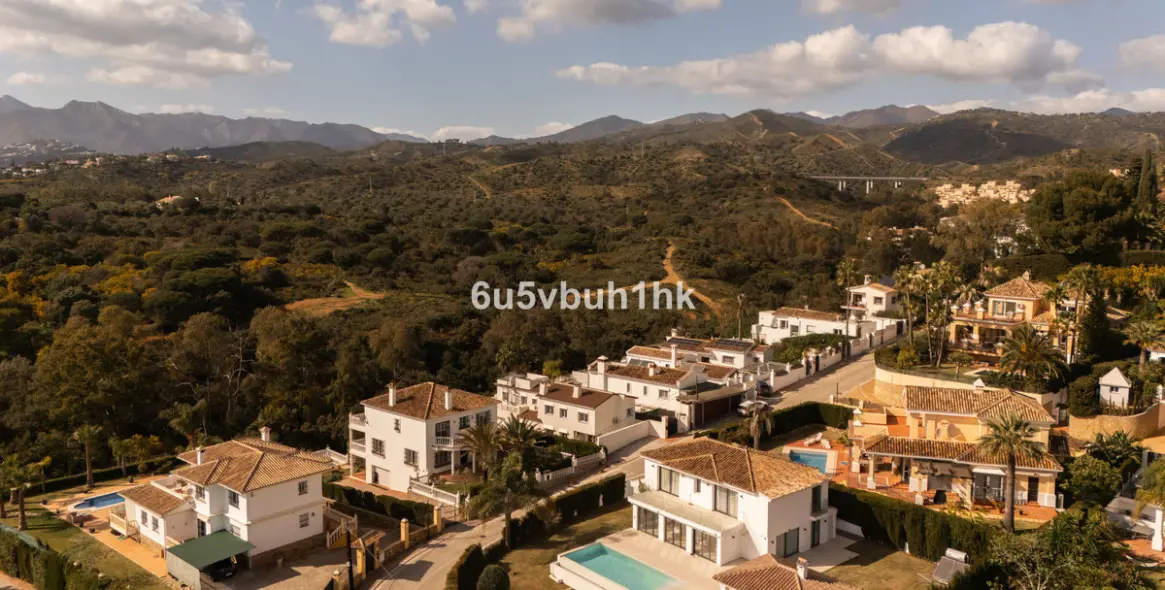 Venta de villa independiente en Elviria 30