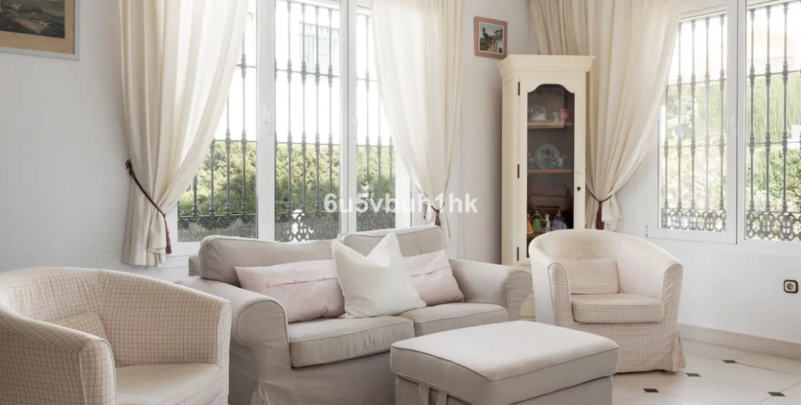 Sale of detached villa in Marbella 7
