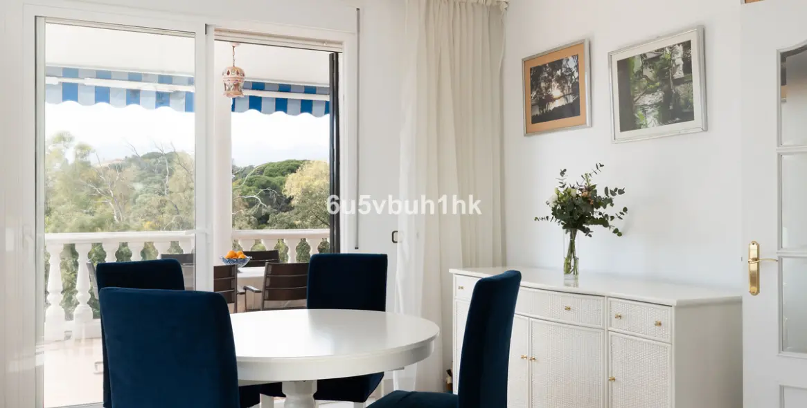 Sale of detached villa in Marbella 10