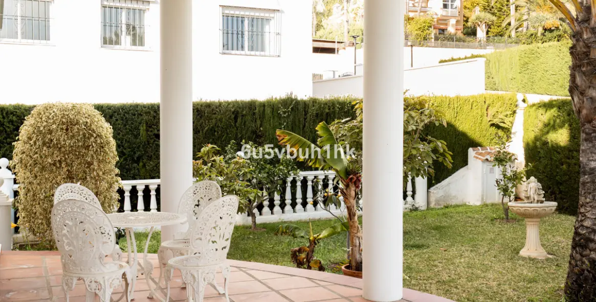 Sale of detached villa in Marbella 26