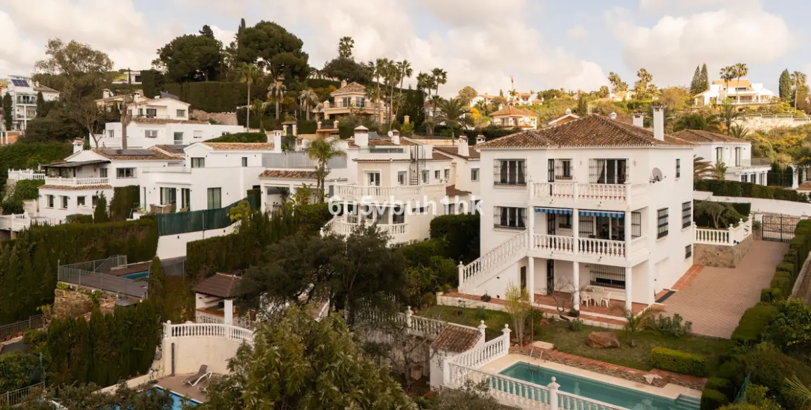 Sale of detached villa in Marbella 31