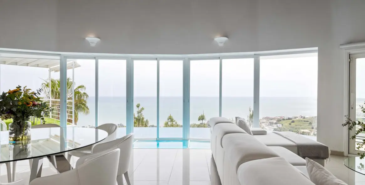 Venta de villa independiente en Benalmadena Costa 12