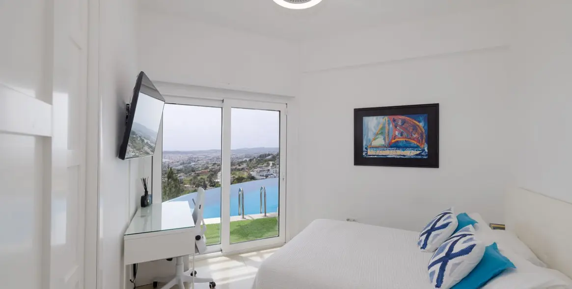 Venta de villa independiente en Benalmadena Costa 27