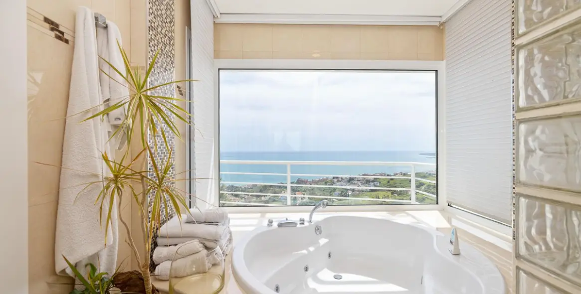 Venta de villa independiente en Benalmadena Costa 33