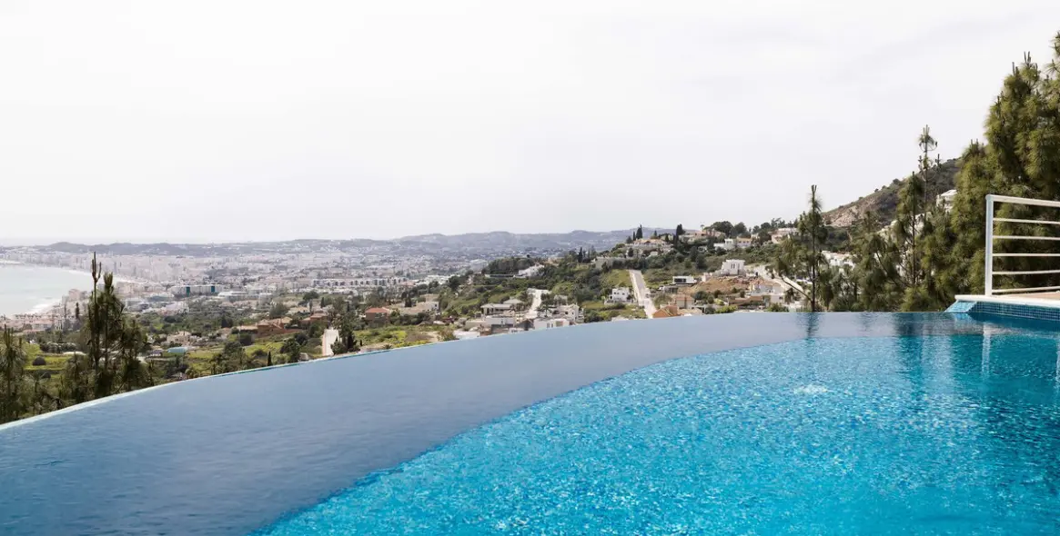 Venta de villa independiente en Benalmadena Costa 39