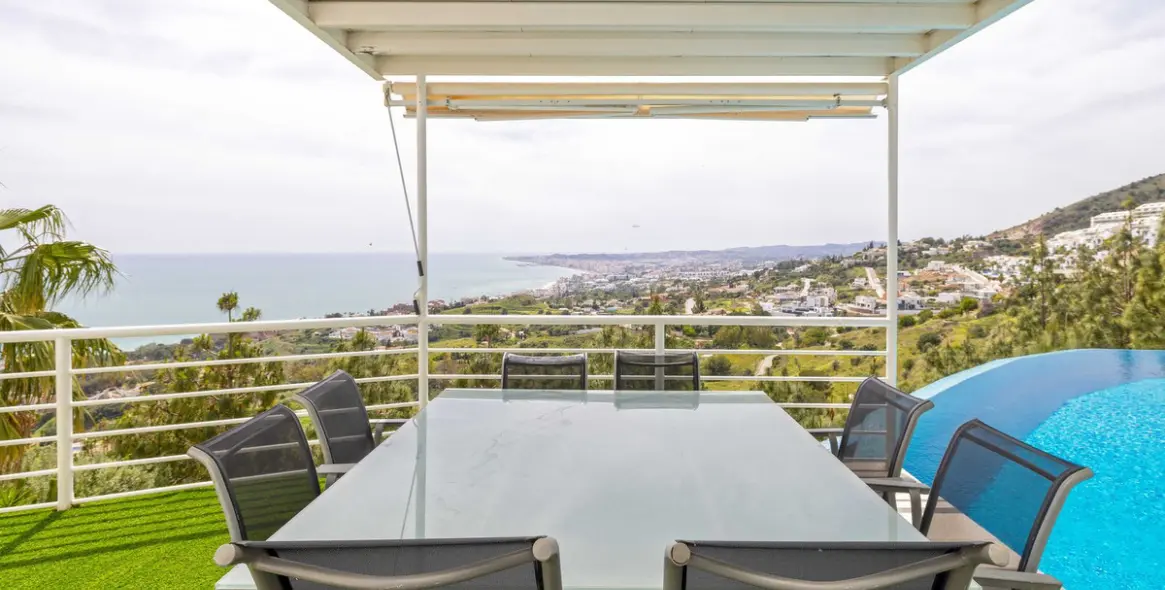 Venta de villa independiente en Benalmadena Costa 42