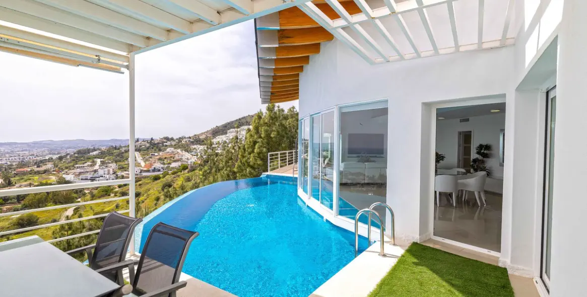 Venta de villa independiente en Benalmadena Costa 43