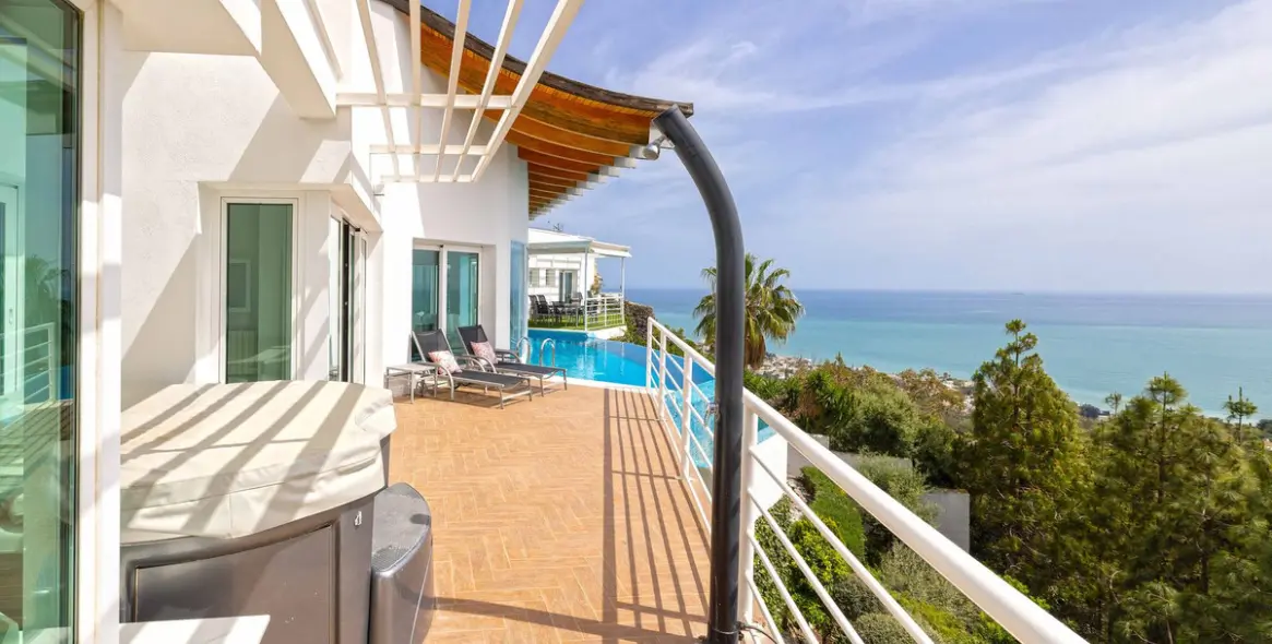 Venta de villa independiente en Benalmadena Costa 56