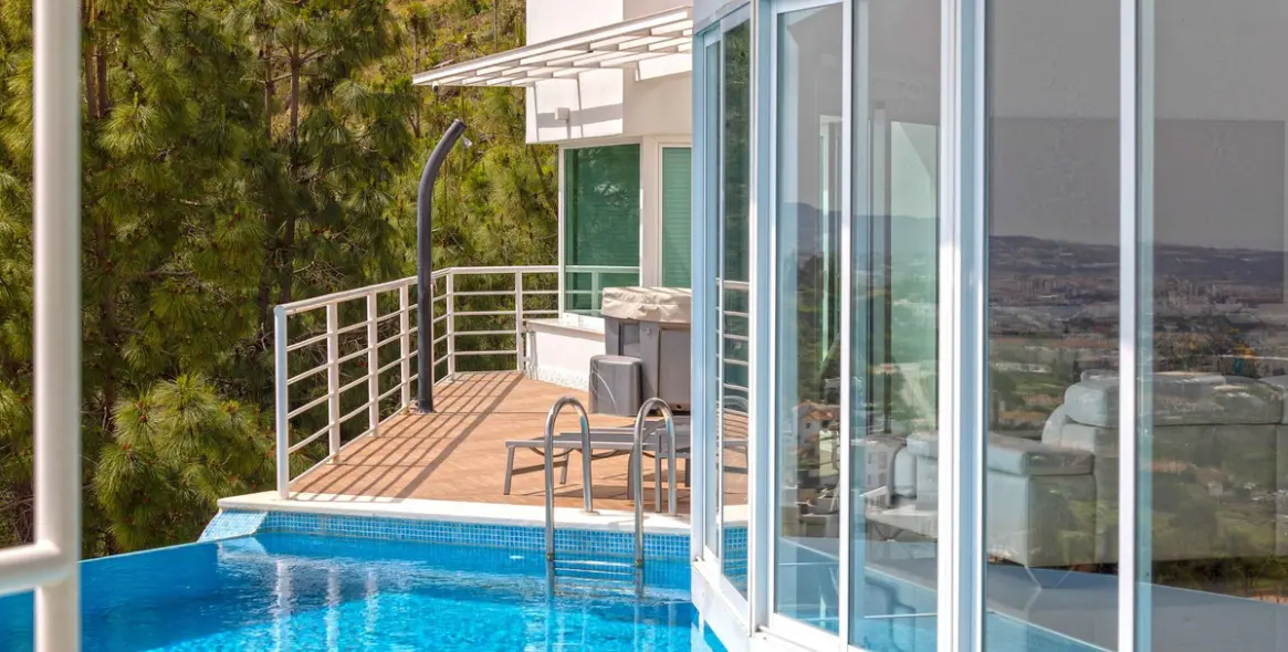 Venta de villa independiente en Benalmadena Costa 90