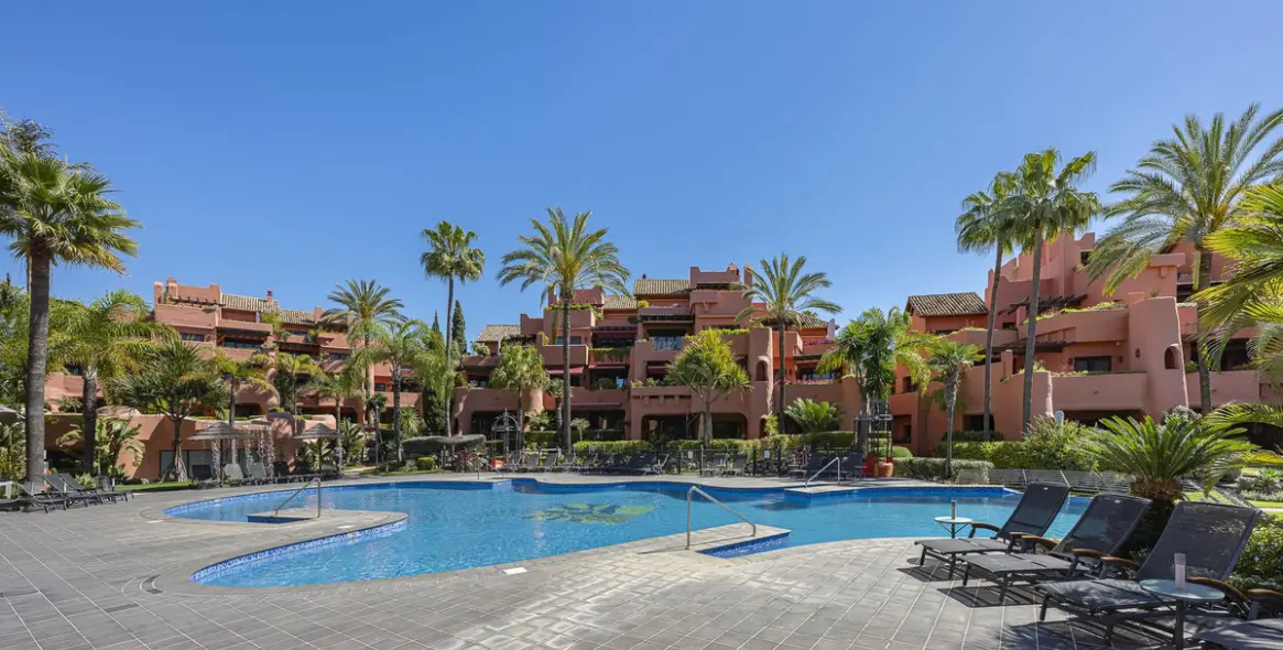 Продажа пентхауса в New Golden Mile 13