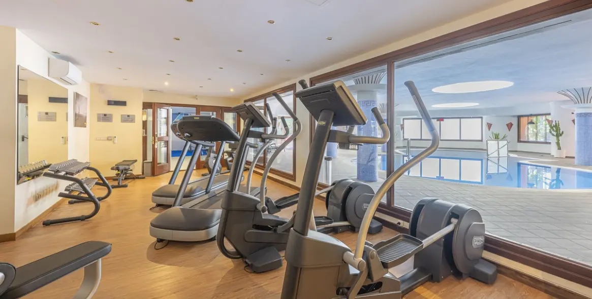 Продажа пентхауса в New Golden Mile 16