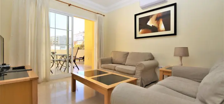 Short-term rent of middle floor apartment in Estepona 3