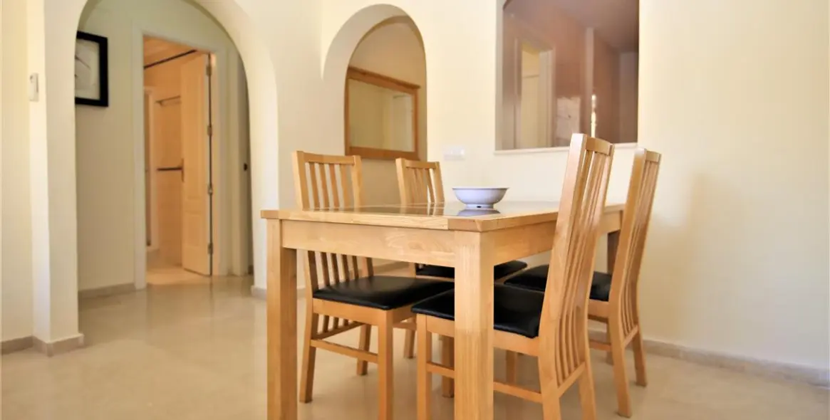 Short-term rent of middle floor apartment in Estepona 9
