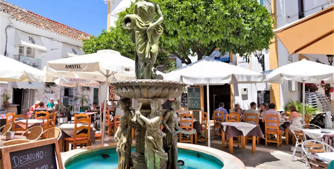 Short-term rent of middle floor apartment in Estepona 22