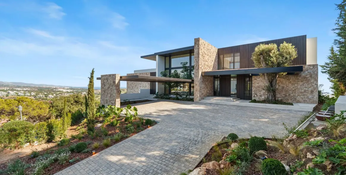 Продажа  отдельно стоящей виллы в Benahavís 2