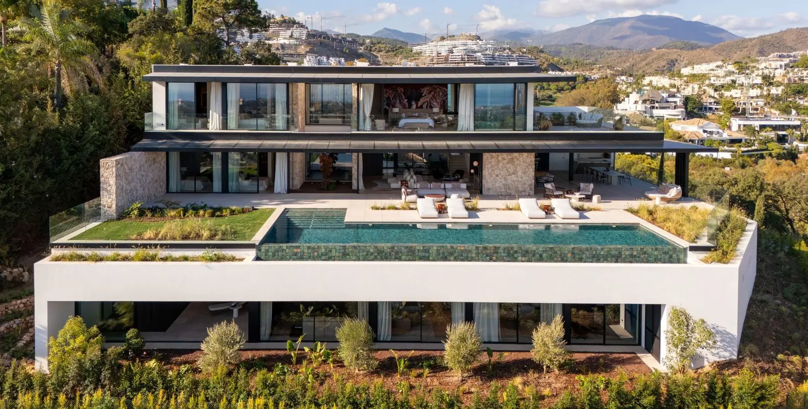 Sale of detached villa in Benahavís 65