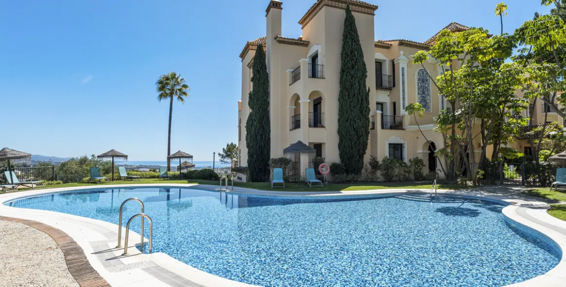 Short-term rent of middle floor apartment in La Quinta 3