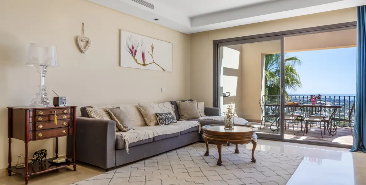 Short-term rent of middle floor apartment in La Quinta 5