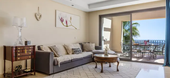 Short-term rent of middle floor apartment in La Quinta 4