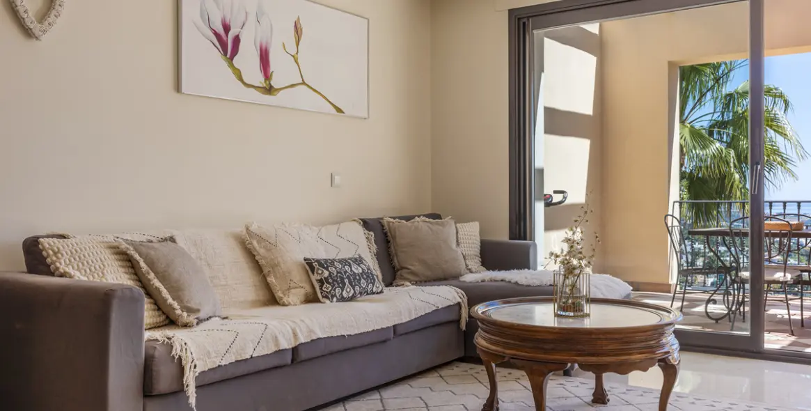 Short-term rent of middle floor apartment in La Quinta 6