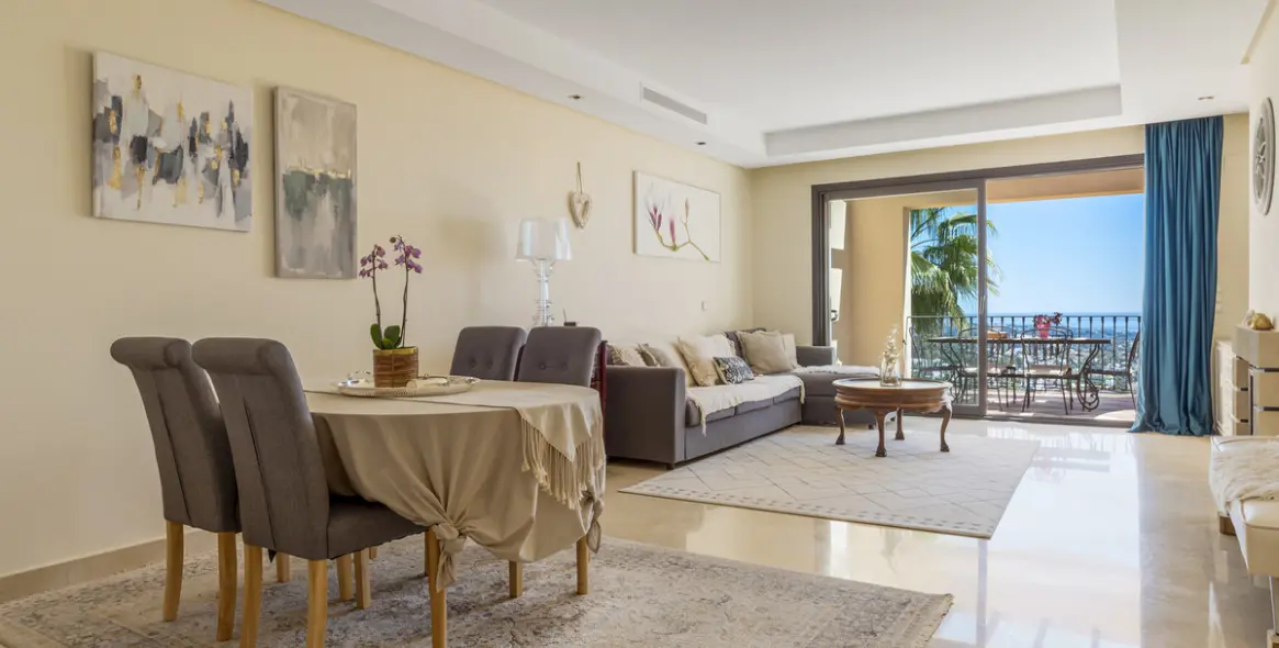 Short-term rent of middle floor apartment in La Quinta 8