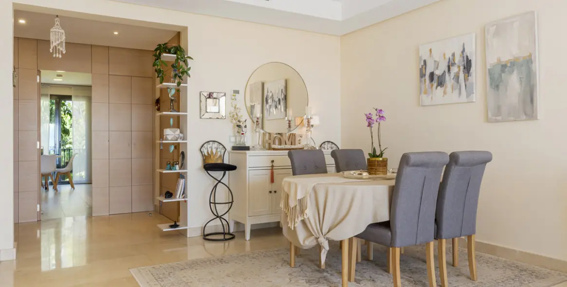 Short-term rent of middle floor apartment in La Quinta 9