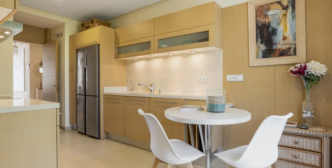 Short-term rent of middle floor apartment in La Quinta 10