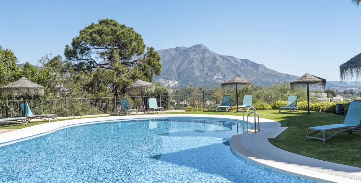 Short-term rent of middle floor apartment in La Quinta 21