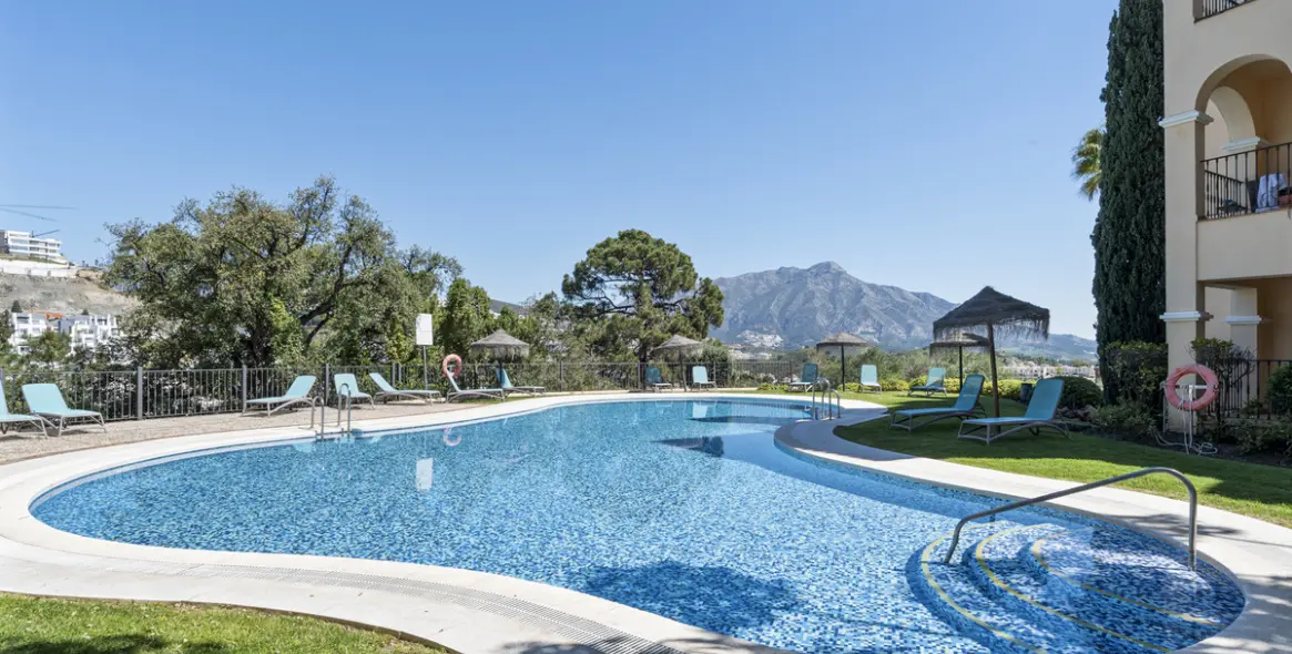 Short-term rent of middle floor apartment in La Quinta 22