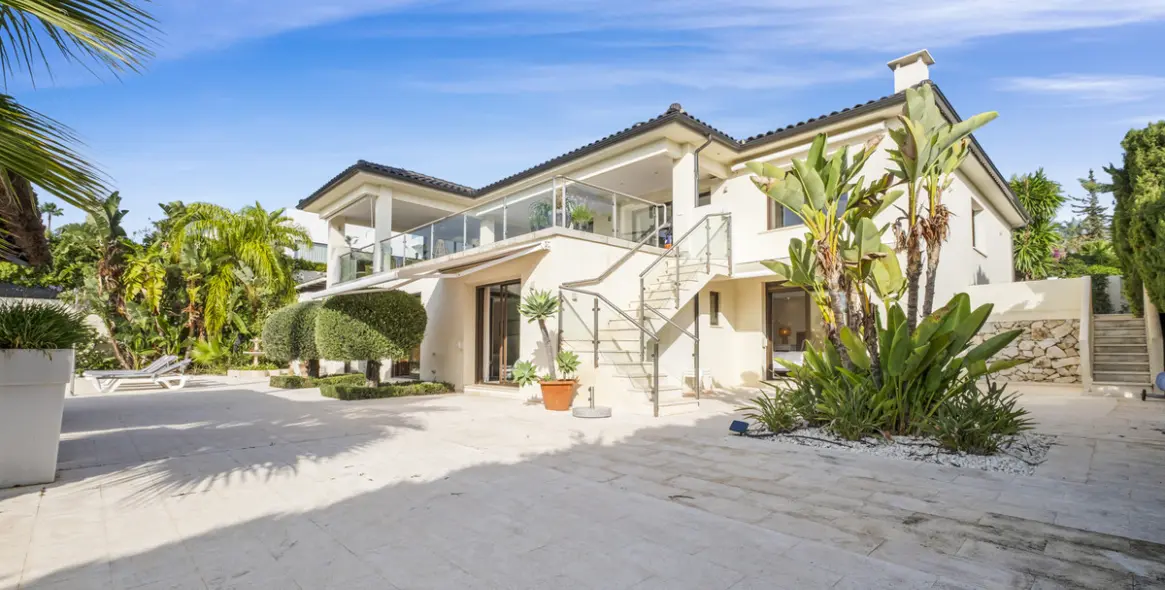 Краткосрочная аренда  отдельно стоящей виллы в Nueva Andalucía 2