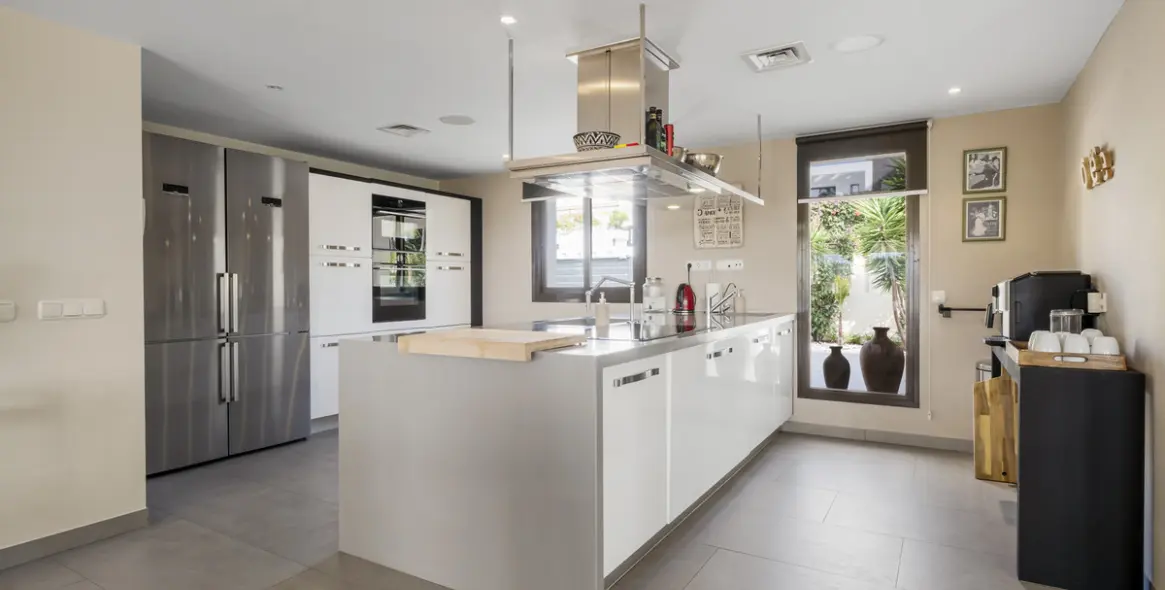 Краткосрочная аренда  отдельно стоящей виллы в Nueva Andalucía 3