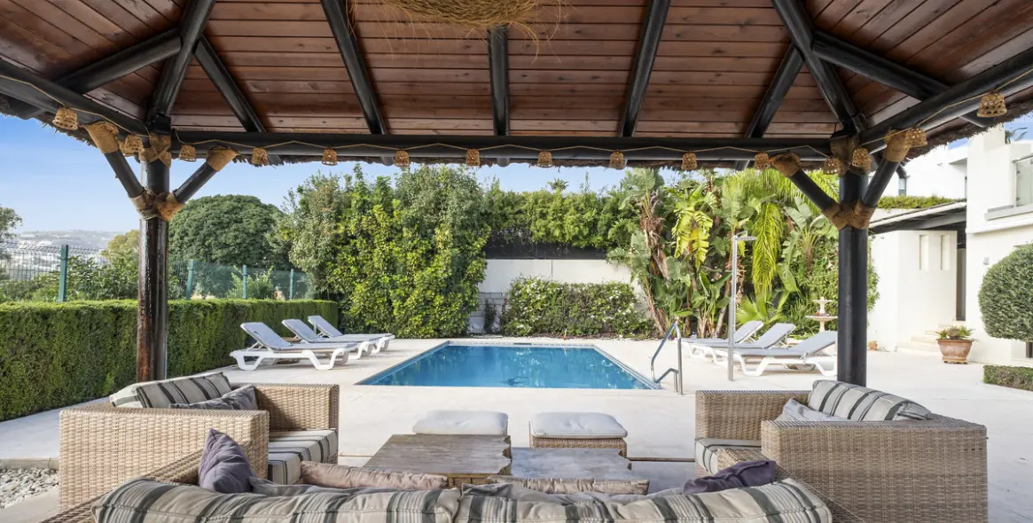 Краткосрочная аренда  отдельно стоящей виллы в Nueva Andalucía 13