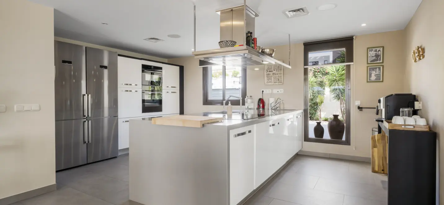 Short-term rent of detached villa in Nueva Andalucía 2
