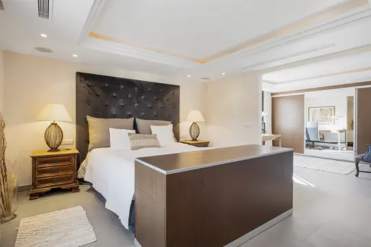 Image 7 thumb