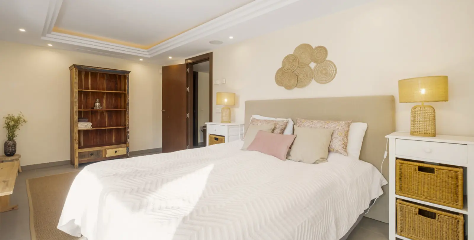 Short-term rent of detached villa in Nueva Andalucía 17