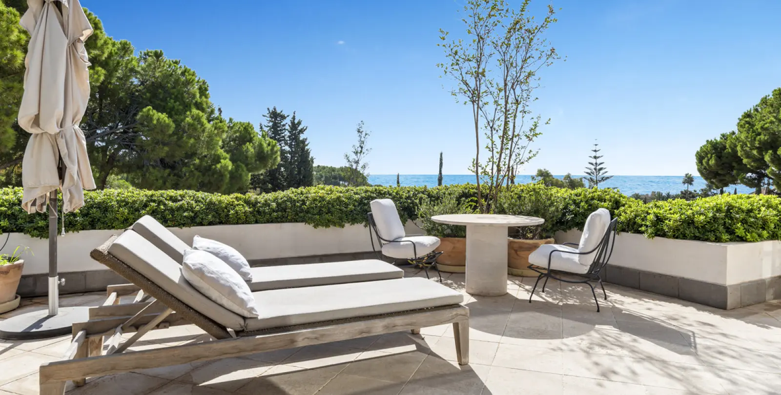 Short-term rent of detached villa in The Golden Mile 9