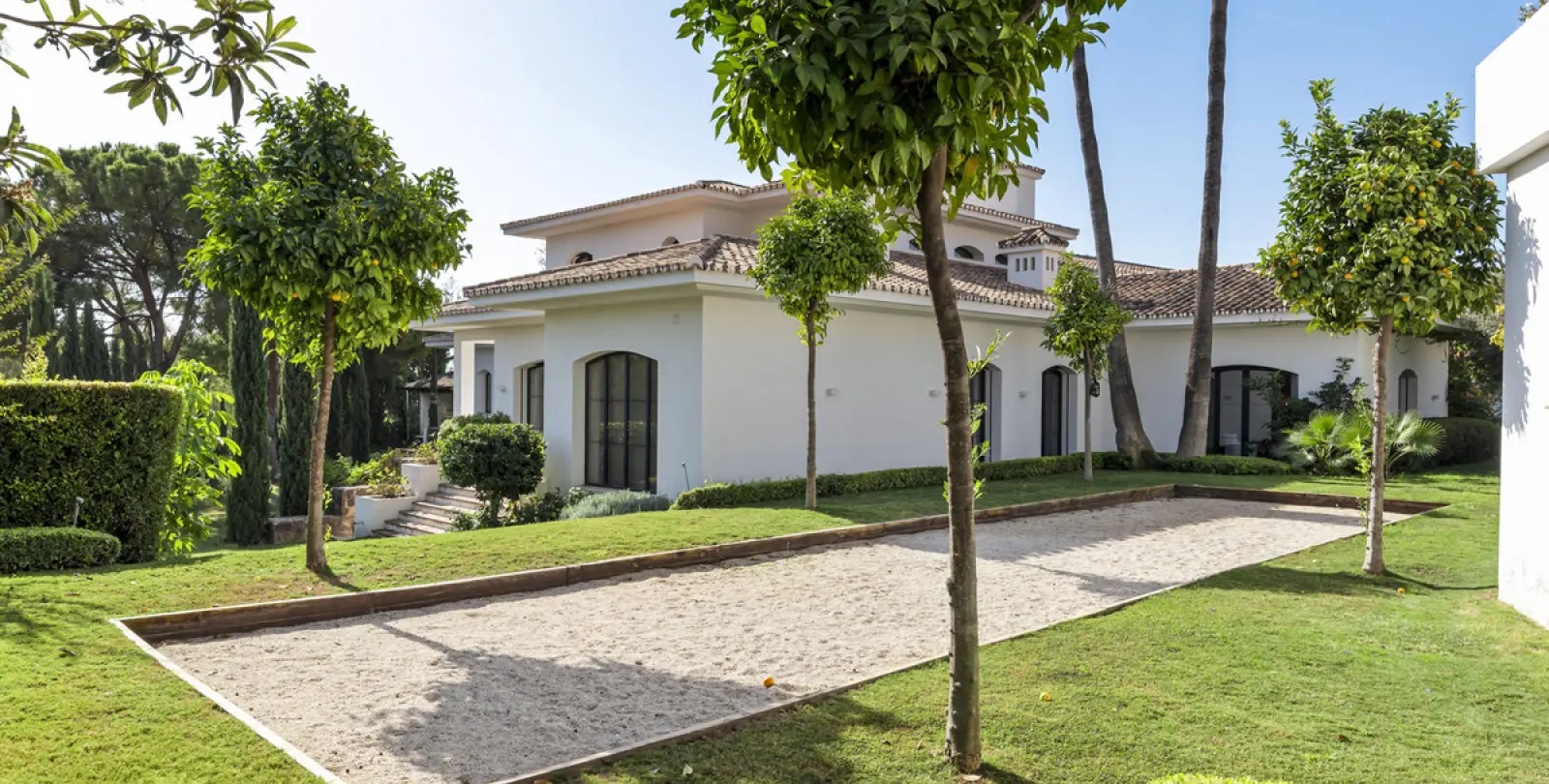 Short-term rent of detached villa in The Golden Mile 31