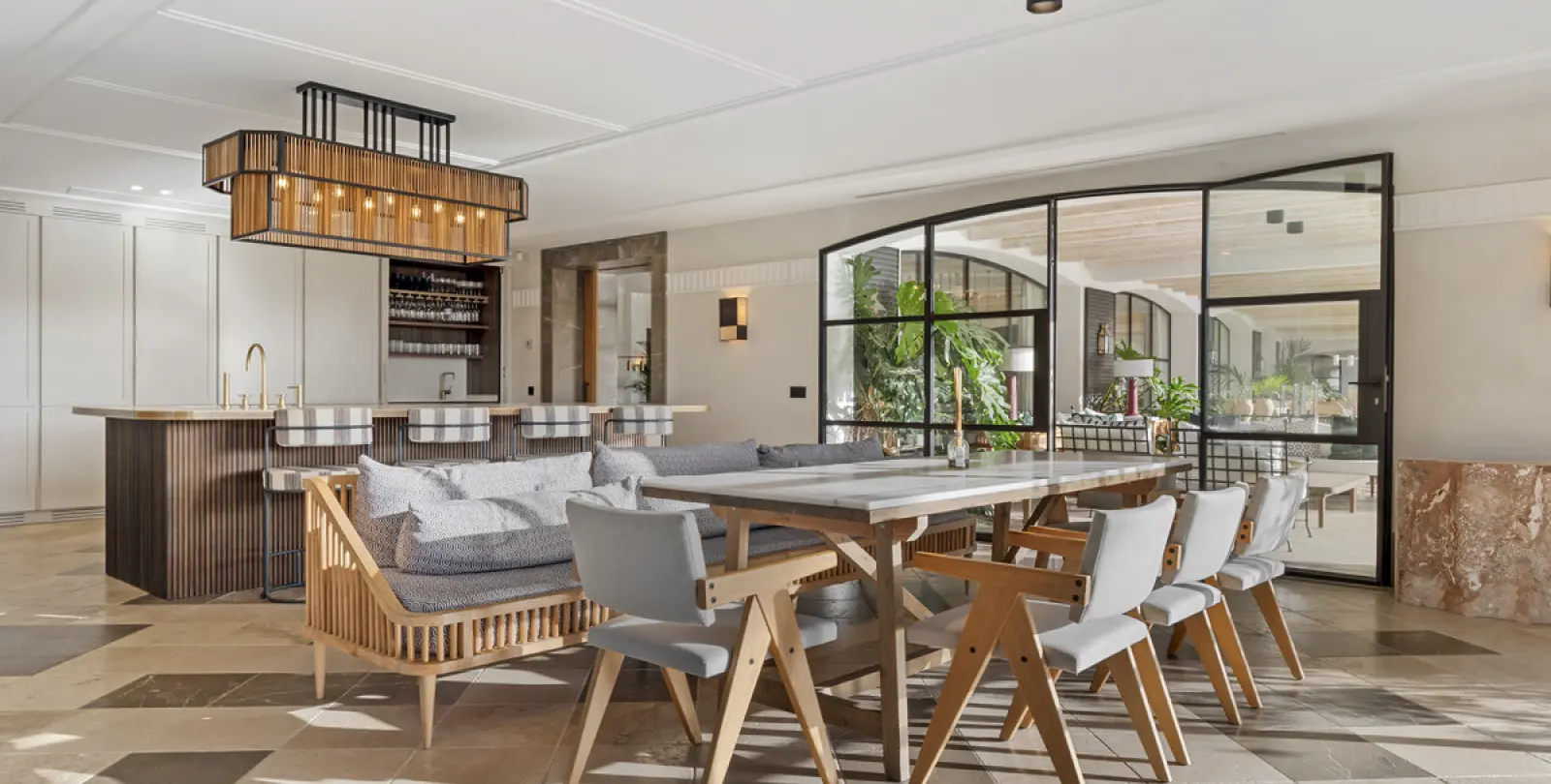 Short-term rent of detached villa in The Golden Mile 53