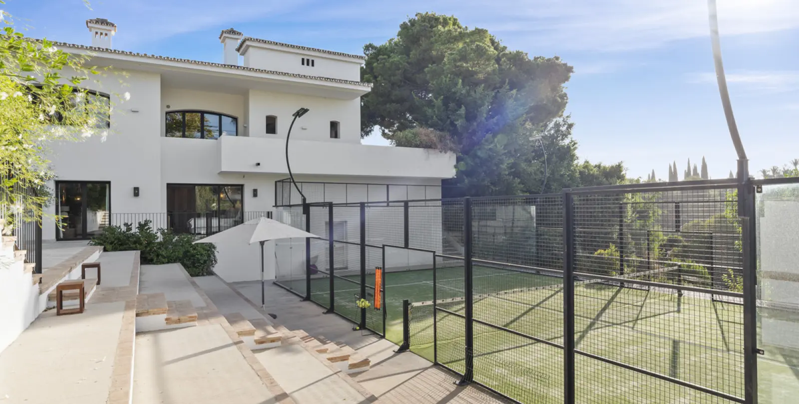 Short-term rent of detached villa in The Golden Mile 56